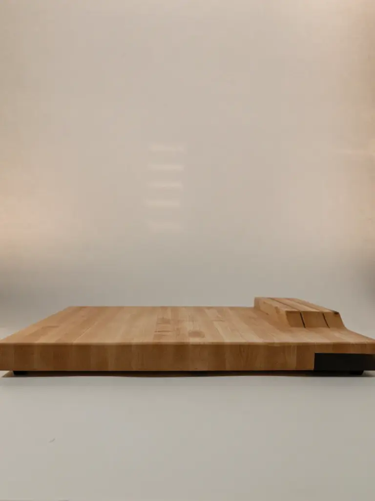 Maple edge grain cutting board