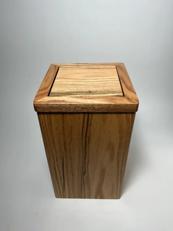 Red oak flippity-top wood trash can bin Red oak flippity-top wood trash can bin with the removable lid