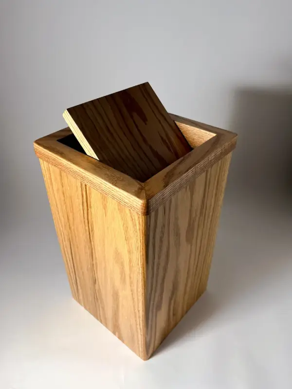 Red oak flippity-top wood trash can bin Red oak flippity-top wood trash can bin with the removable lid