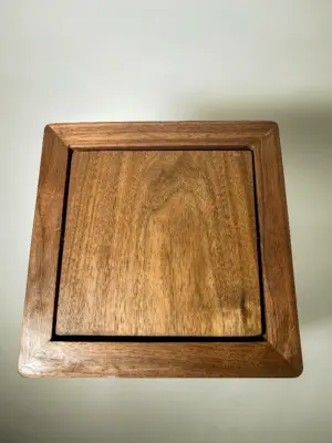 Walnut flippity-top wood trash can bin (with handle) Walnut wood trash can bin with lid and handle