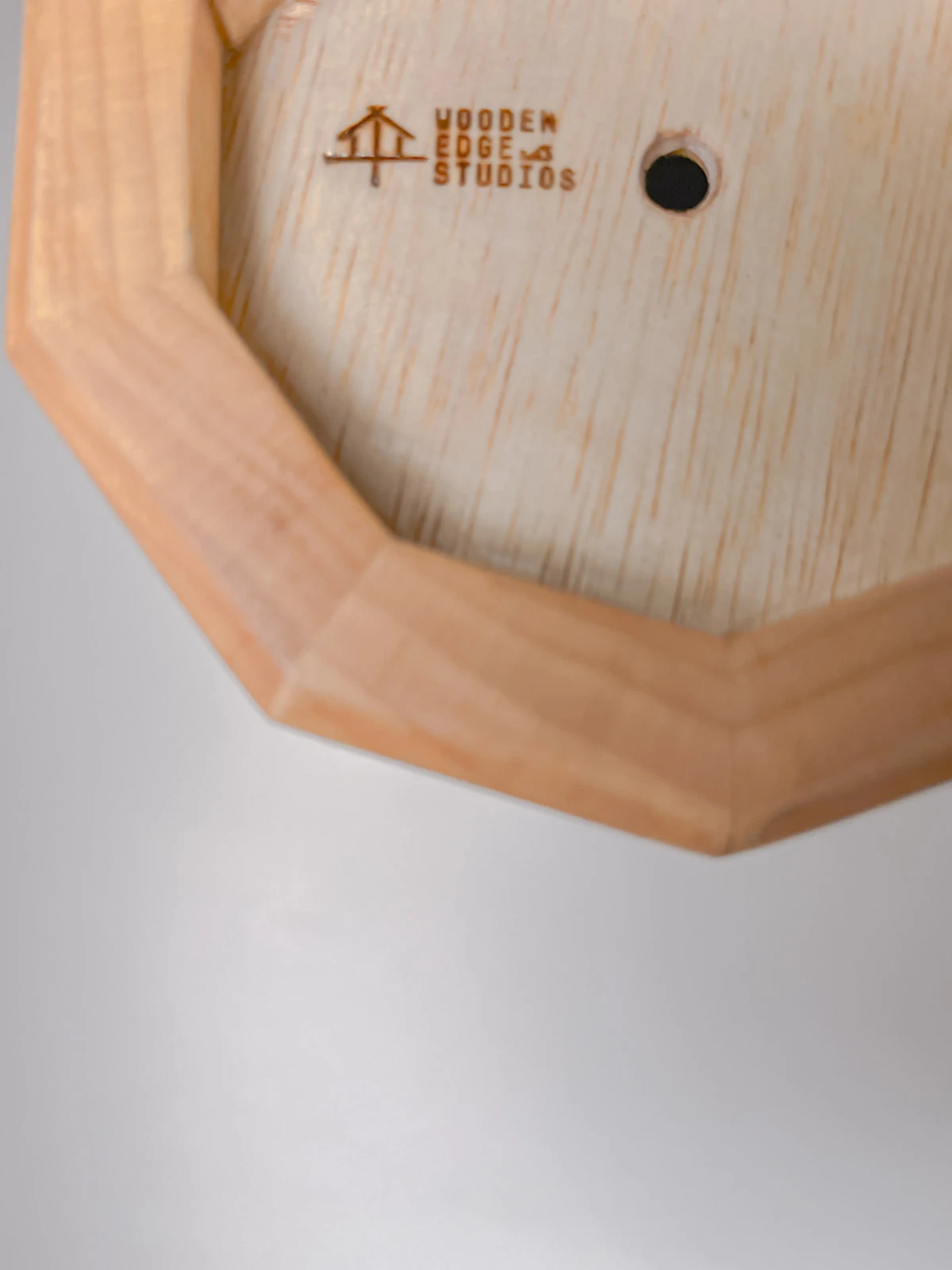 Maple wood kitchen utensil holder with walnut strip Maple wood kitchen utensil holder with walnut strip bottom view with logo close up