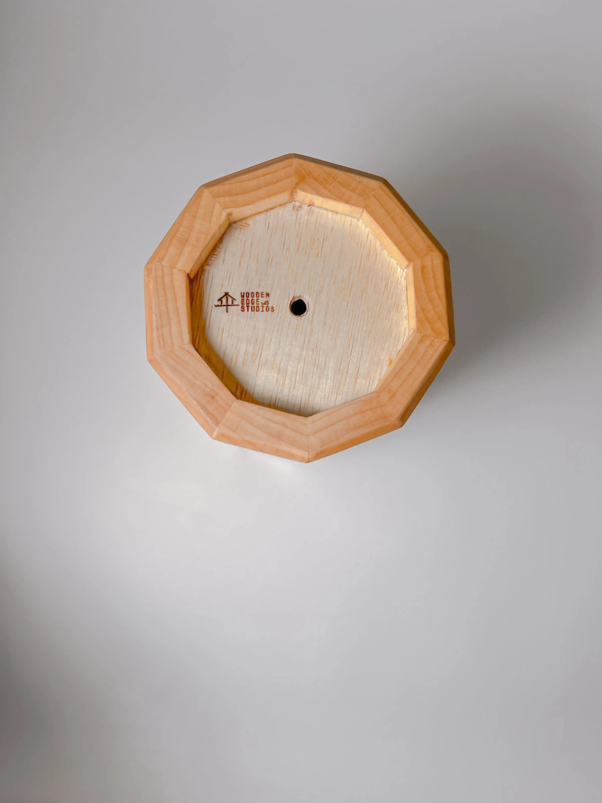 Maple wood kitchen utensil holder with walnut strip Maple wood kitchen utensil holder with walnut strip bottom view with logo