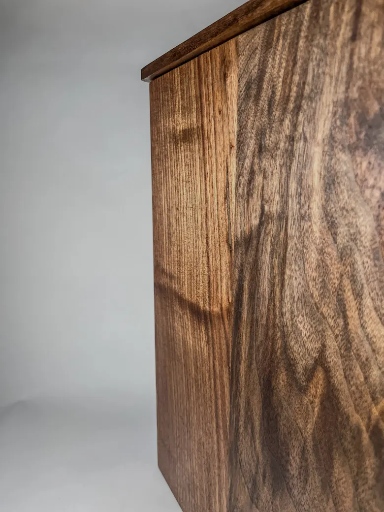 Walnut wooden laundry hamper with lid Wooden laundry hamper