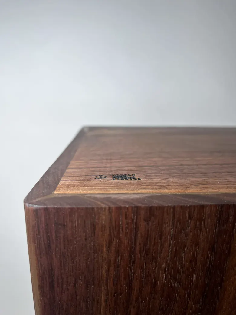 Walnut wooden laundry hamper with lid Wooden laundry hamper